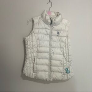 Light Cream Sleeveless Puffer Vest‎ with US Polo Assn logo Size Large